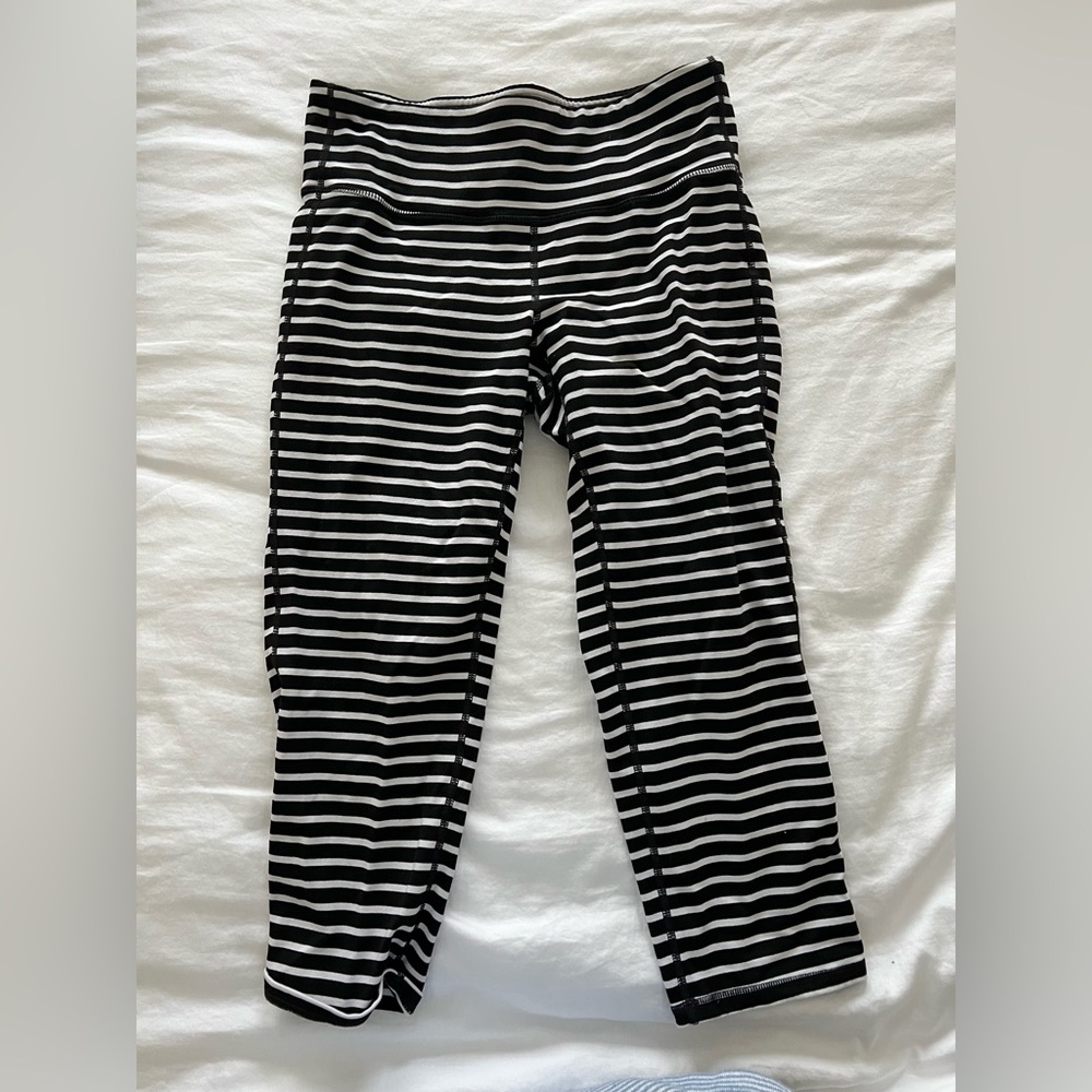 Athleta black and white striped crop leggings